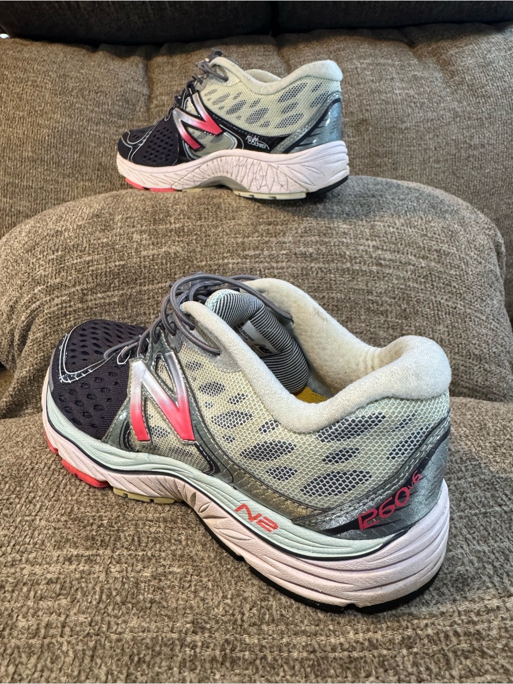 New Balance 1260v6 performance running shoes Silver/Blue/Pink #W1260PW6 Size 7.5 - Picture 11 of 12